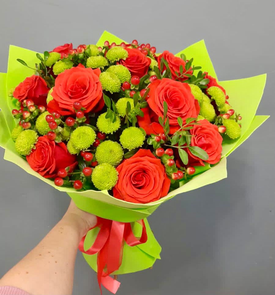 Букет цветов из: Хризантемы и Розы в Ладовской Балке