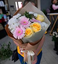 Букет цветов из:  Герберы, Розы и Хризантемы в Ладовской Балке