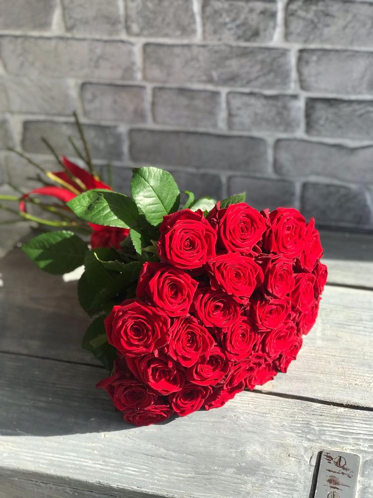 Букет Красные розы Фридом в Ладовской Балке