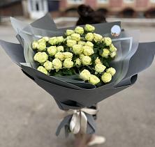 Букет Белые кустовые розы Солинеро в Ладовской Балке