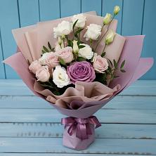 Букет цветов из:  Розы и Лизиантусы в Ладовской Балке