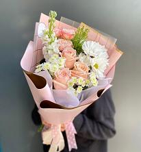 Букет цветов из:  Хризантемы и Розы в Ладовской Балке