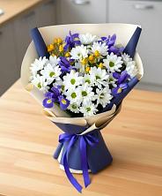 Букет цветов из:  Розы, Ирисы и Хризантемы в Ладовской Балке