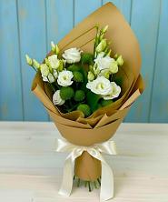 Букет цветов из:  Хризантемы и Лизиантусы в Ладовской Балке