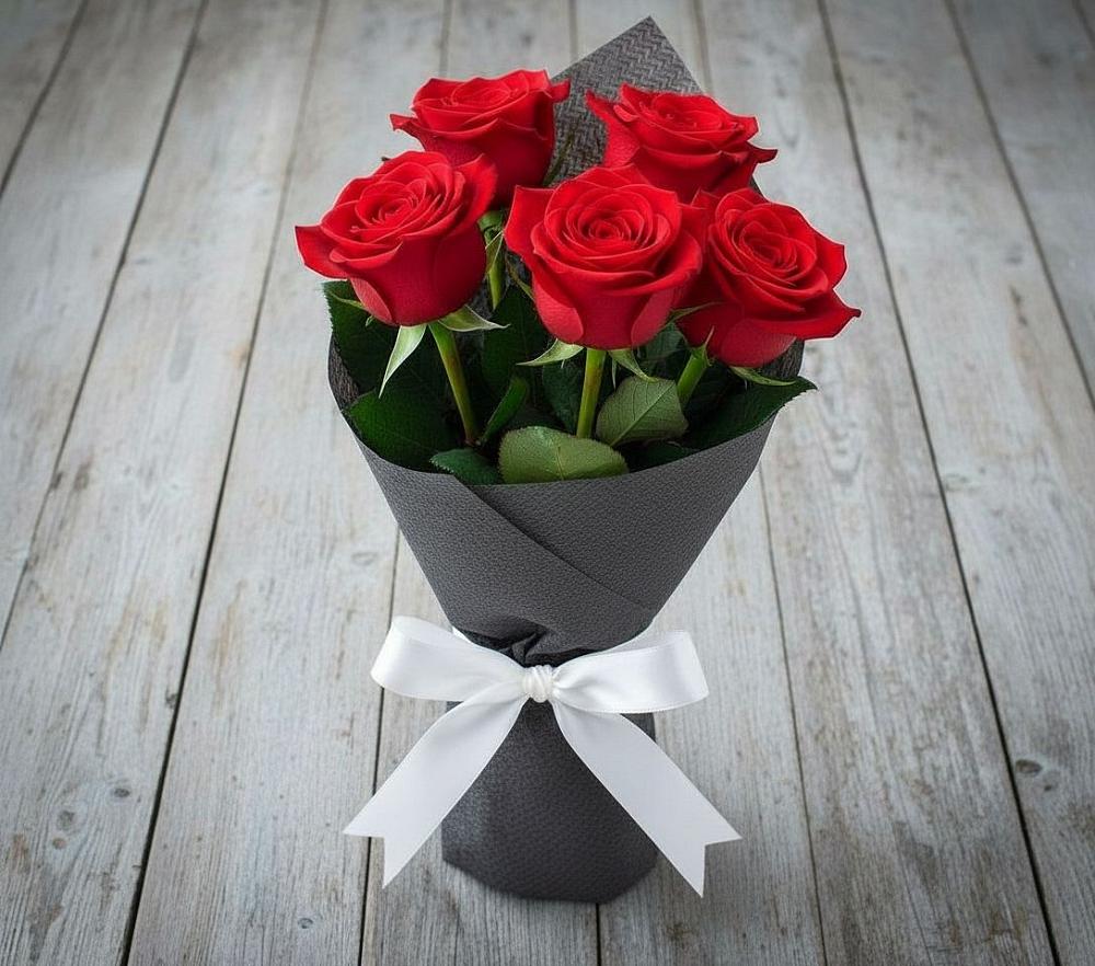 Букет 5 Красных роз Эдлесс Лав в Ладовской Балке
