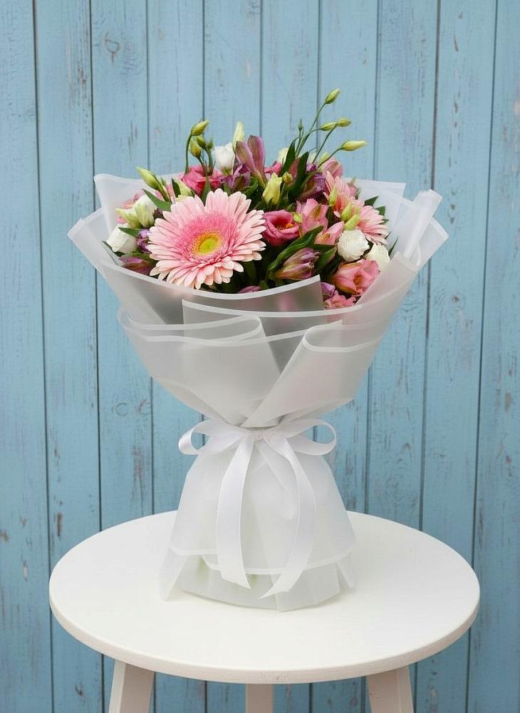 Букет цветов из: Герберы, Альстромерии и Лизиантусы в Ладовской Балке