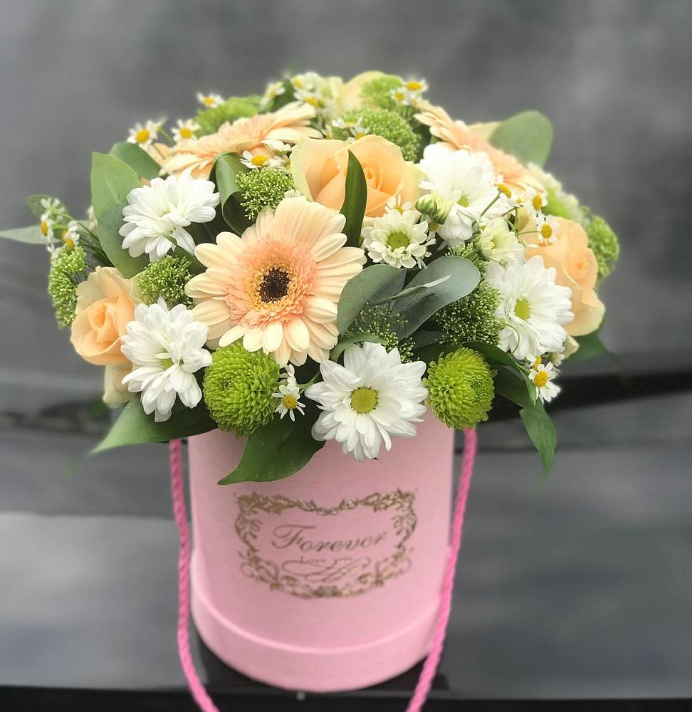 Цветочная композиция из Розы, Герберы и Хризантемы в шляпной коробке в Ладовской Балке